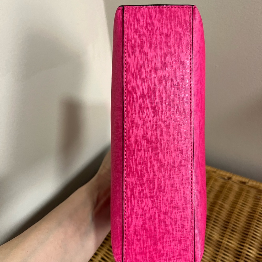 Medium Coach Pink Fuchsia cosmetic bag canvas material wipeable. - Picture 4 of 7